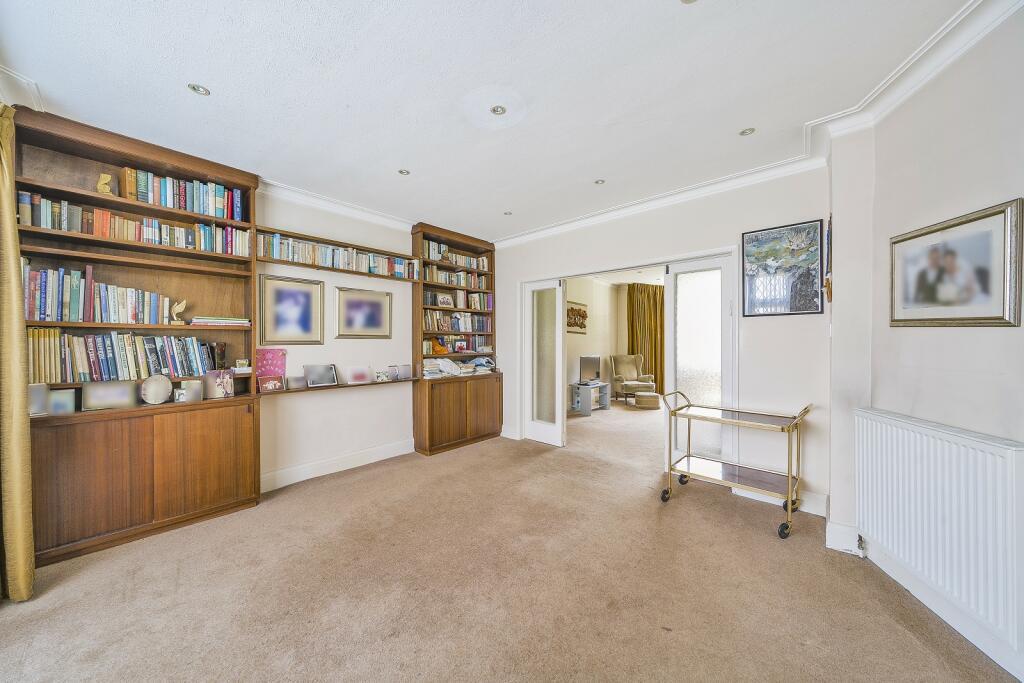 Parkside Drive, Edgware